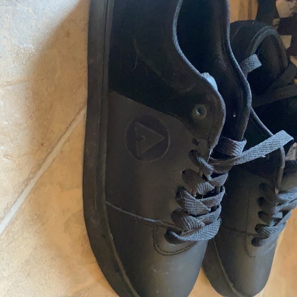 Airwalk shoes - Picture 2 of 3